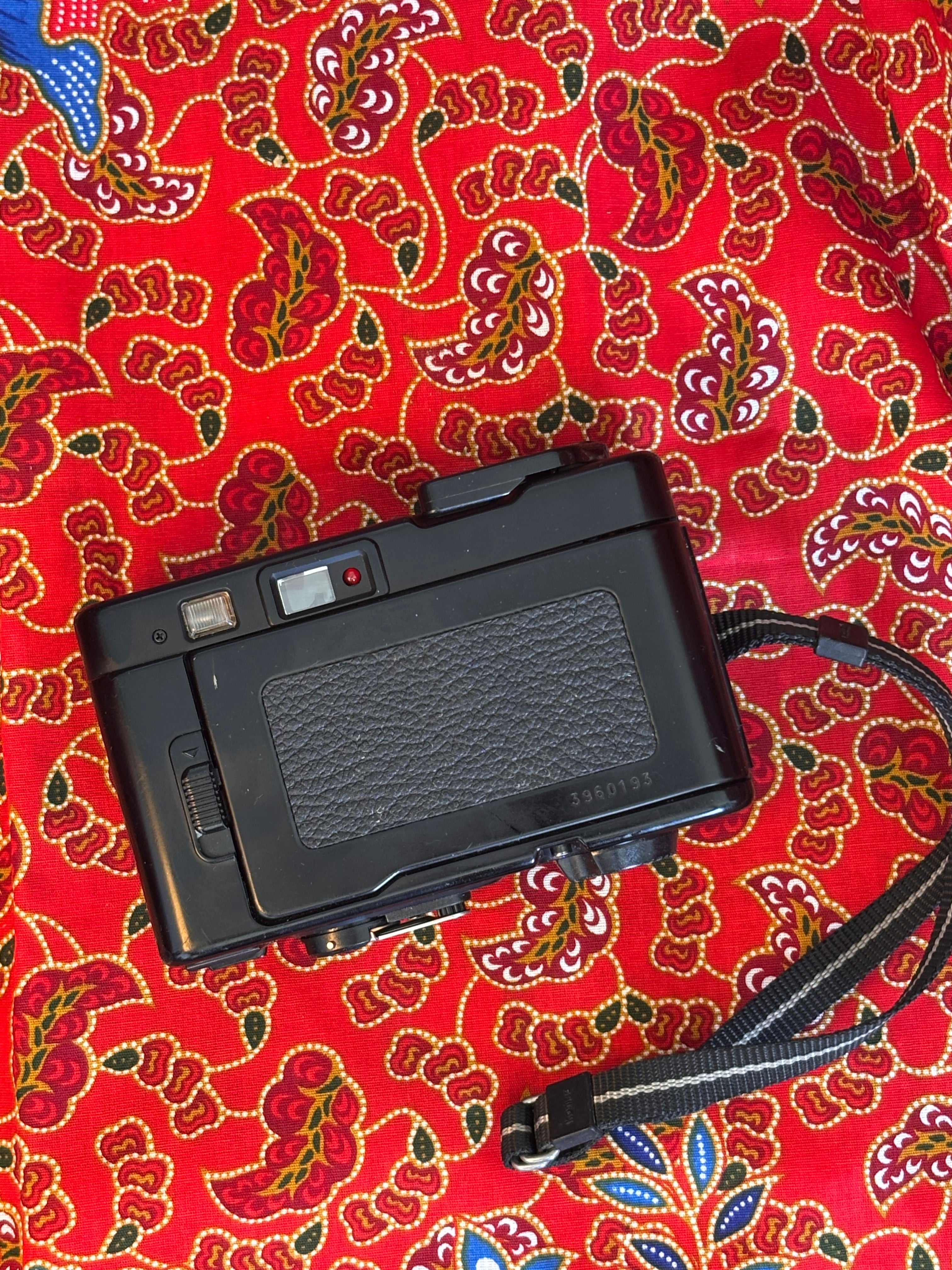 Konica Pop - Noir