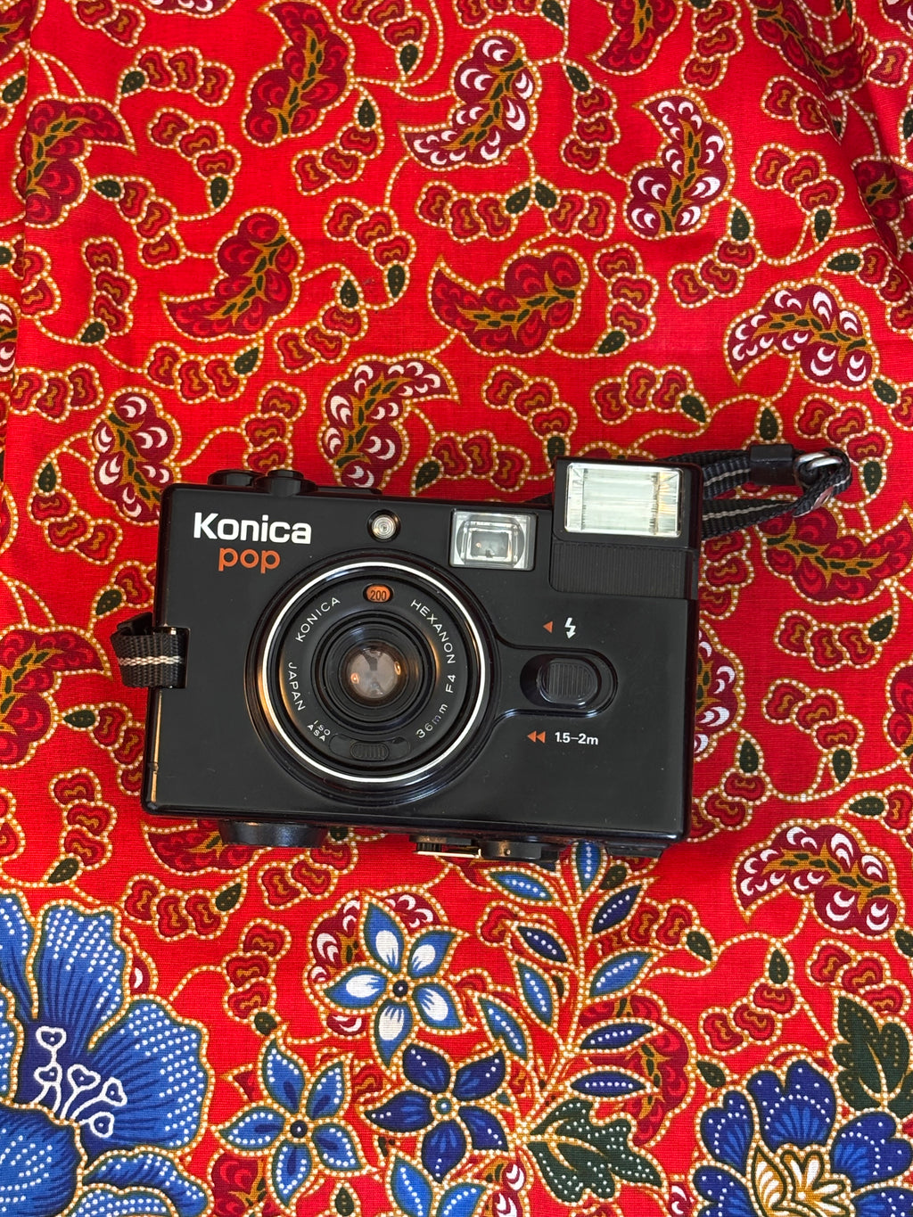Konica Pop - Noir