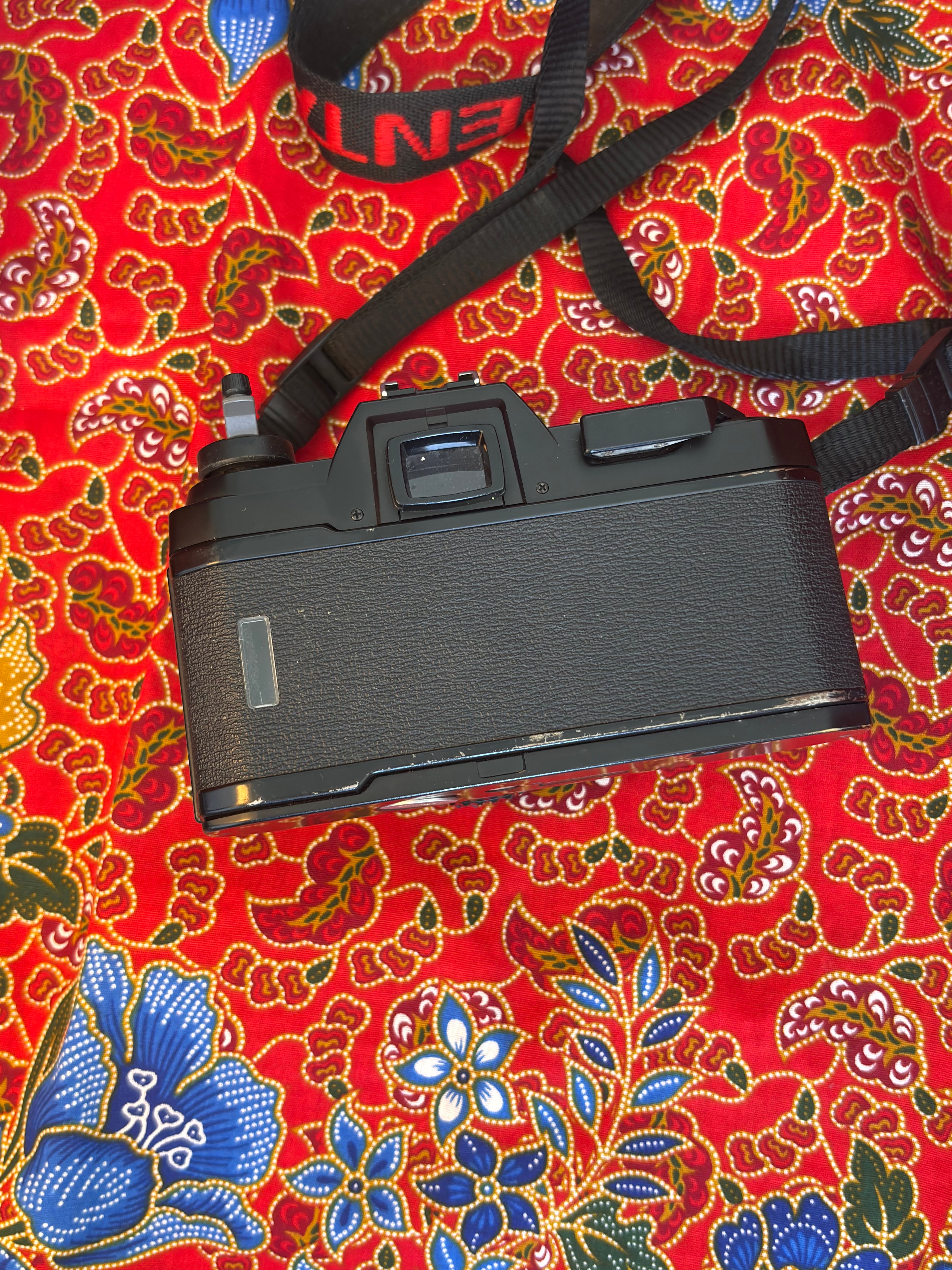 Pentax P30 (Black) + 50mm f2